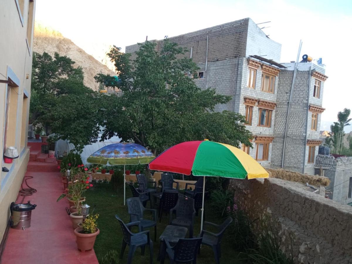 Gaywoo Guest House Leh Exterior photo